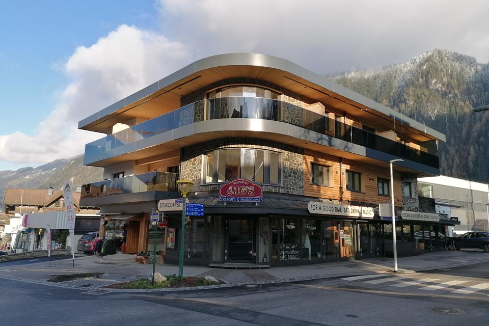 Mo's Apartments